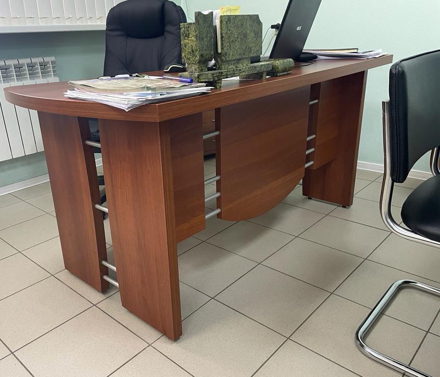 Стол борн